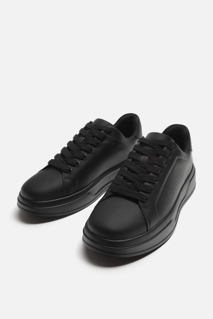 Men Front Lace-Up Black Casual Sneakers